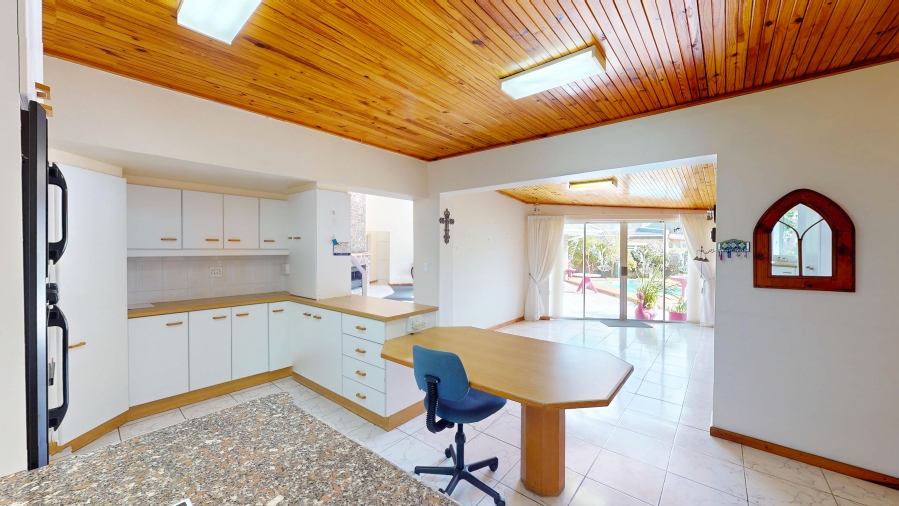 3 Bedroom Property for Sale in Heuningkloof Western Cape